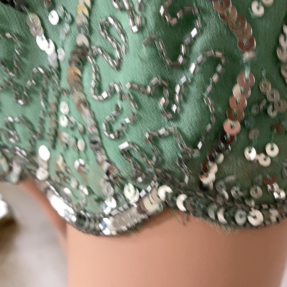 Ladies dress - Picture 4 of 4